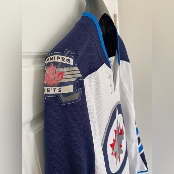 NHL WINNIPEG JETS * REEBOK White Blue Logo Jersey in XL - Picture 6 of 14